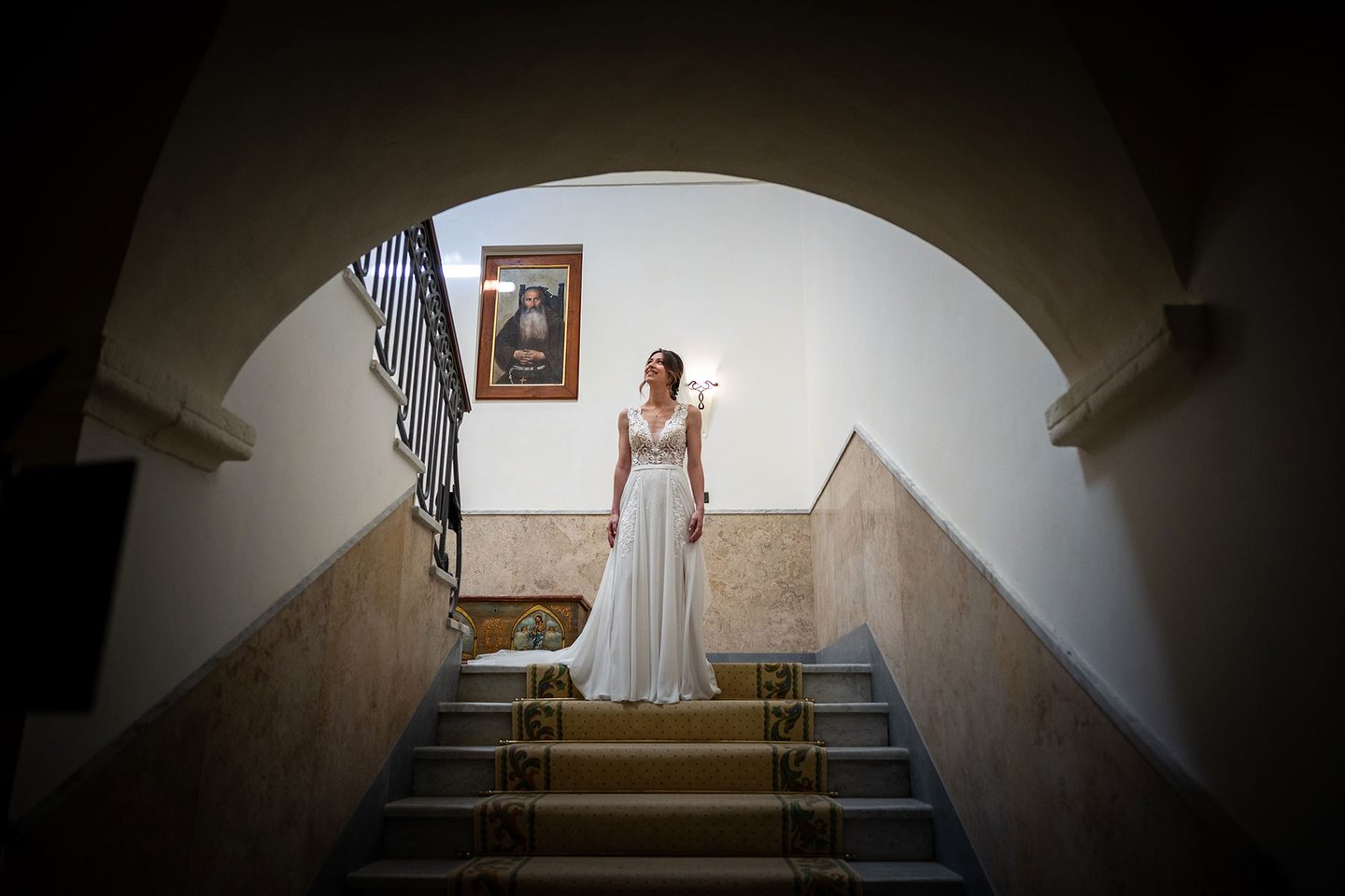 La sposa scalinata arco