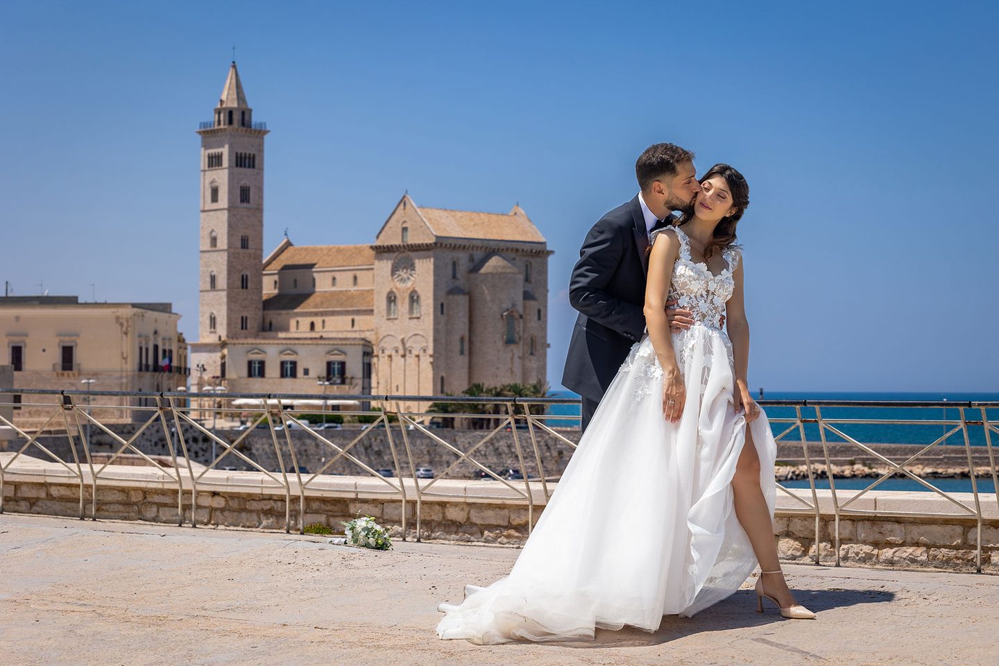Gli sposi cattedrale trani lungomare