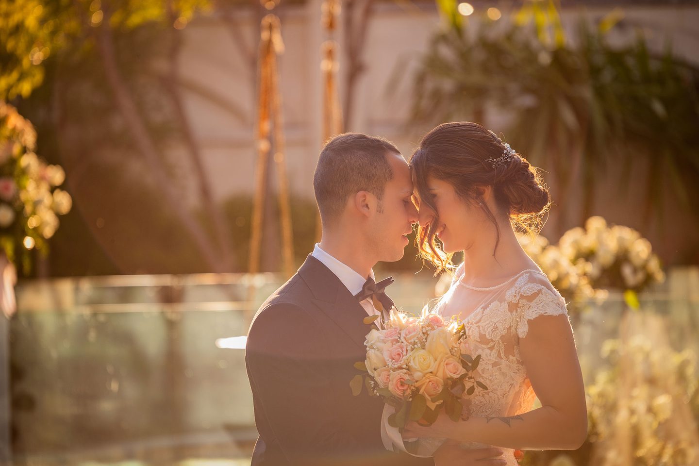 Portrait of the couple in golden light